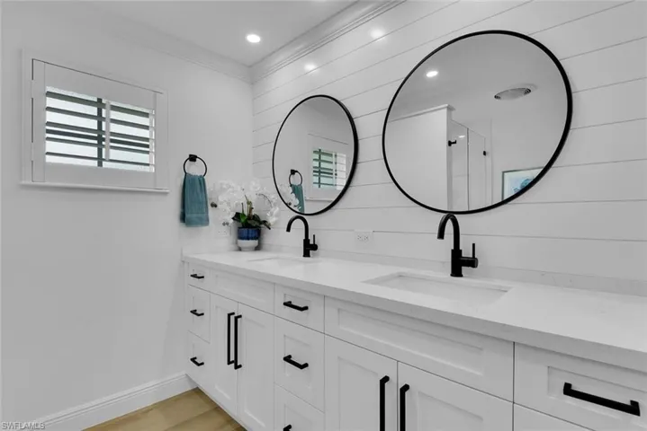 740 Park Shore Dr, Naples, Florida 34103