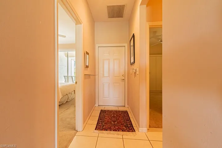 Corridor with light carpet