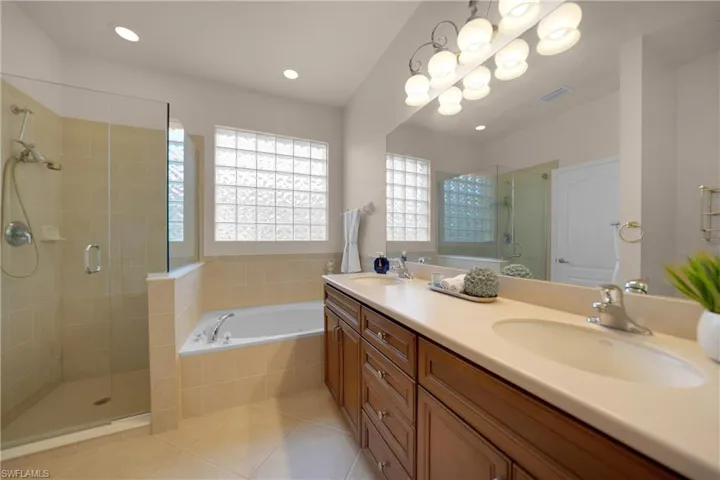 12302 Country Day CIR, FORT MYERS FL 33913