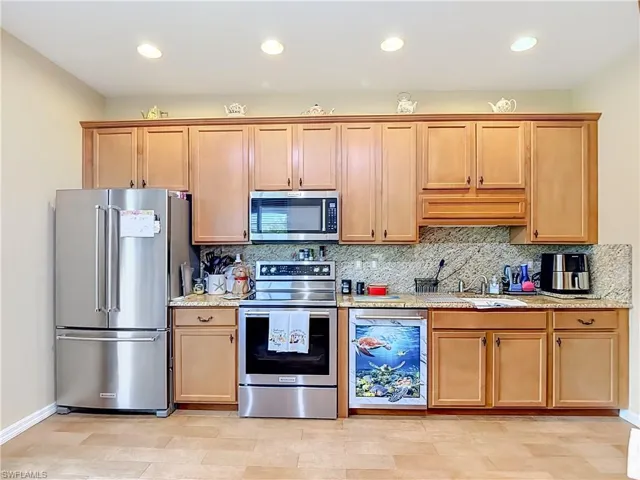 2401 Caslotti Way, Cape Coral, Florida 33909