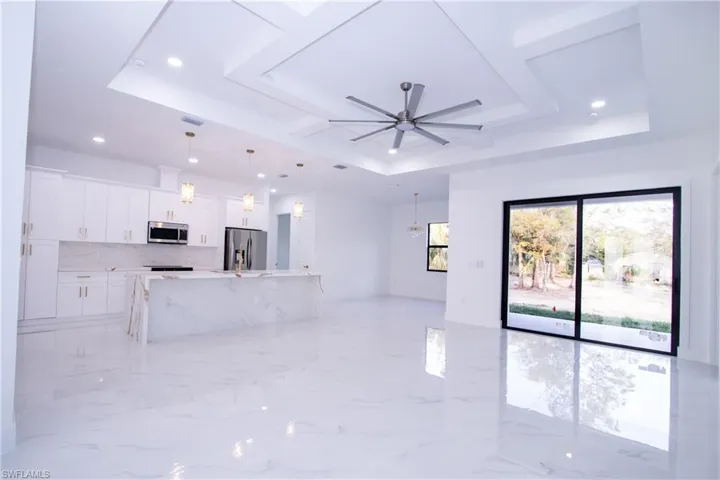 400 Desoto Ave, Lehigh Acres Fl 33972