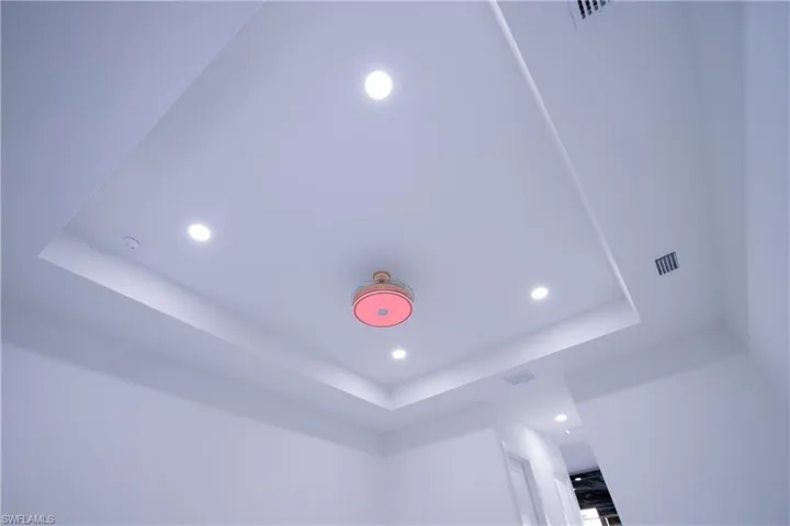 Details with a raised ceiling