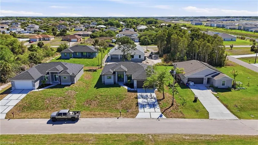431 Palmyra Ave, Lehigh Acres, Florida 33974