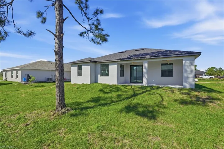 431 Palmyra Ave, Lehigh Acres, Florida 33974