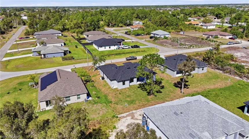 431 Palmyra Ave, Lehigh Acres, Florida 33974