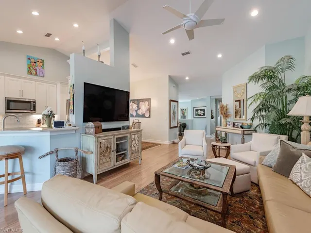 2150  HAWKSRIDGE  DR, Naples, FL 34105