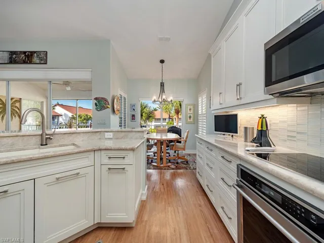 2150  HAWKSRIDGE  DR, Naples, FL 34105