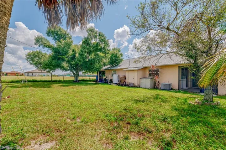 607 Diplomat Pkwy E, Cape Coral Fl 33909