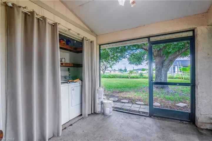 607 Diplomat Pkwy E, Cape Coral Fl 33909