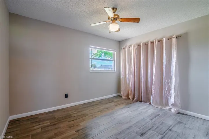 607 Diplomat Pkwy E, Cape Coral Fl 33909
