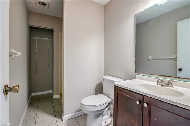 607 Diplomat Pkwy E, Cape Coral Fl 33909
