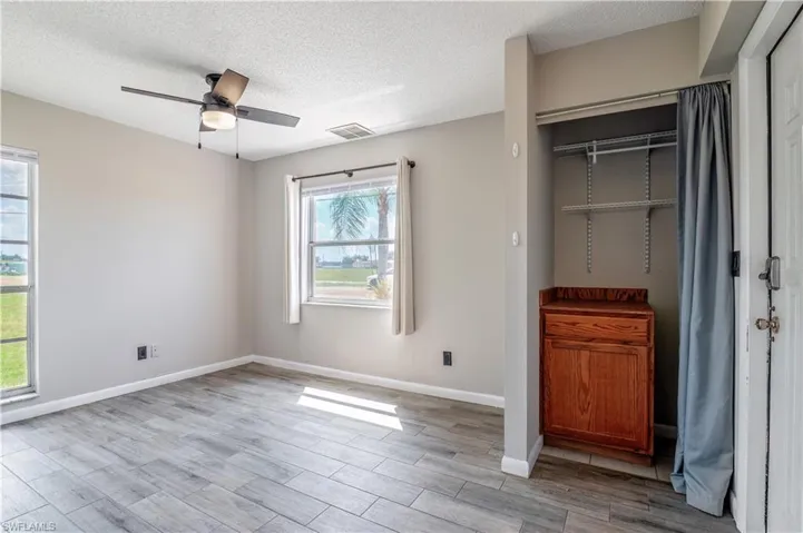 607 Diplomat Pkwy E, Cape Coral Fl 33909