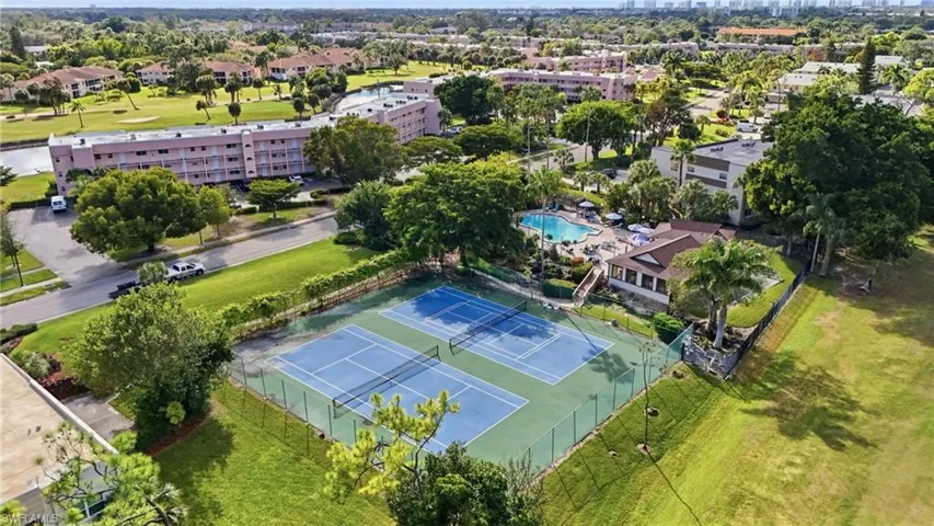 499  Forest Lakes  BLVD, Naples, FL 34105