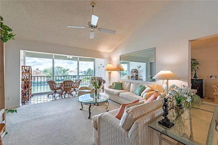 10684 Gulf Shore Dr B-305, Naples, Florida 34108
