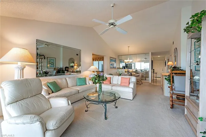 10684 Gulf Shore Dr B-305, Naples, Florida 34108