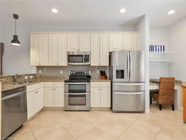 9012 Alturas St 2601, Naples, Florida 34113