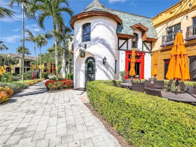 9012 Alturas St 2601, Naples, Florida 34113