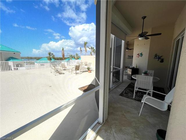 Huge Screened Lanai