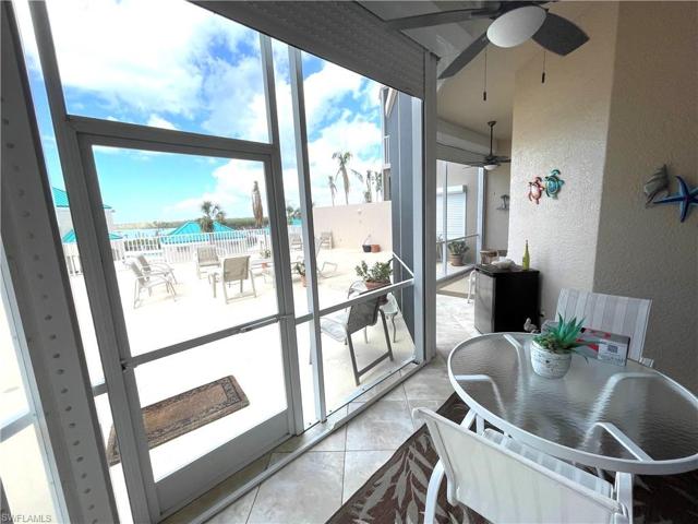 Screened Lanai w/shutters