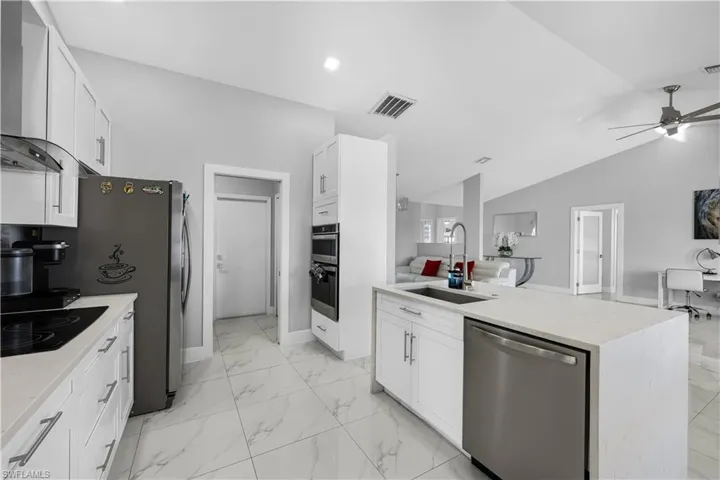 921 Nw 8th Pl, Cape Coral, Florida 33993