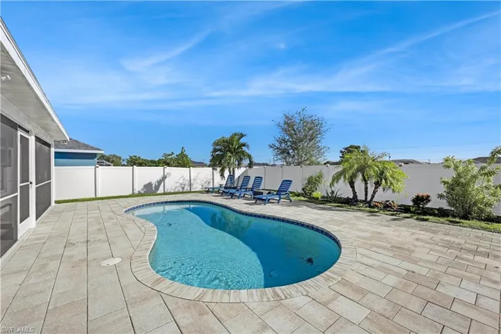 921 Nw 8th Pl, Cape Coral, Florida 33993