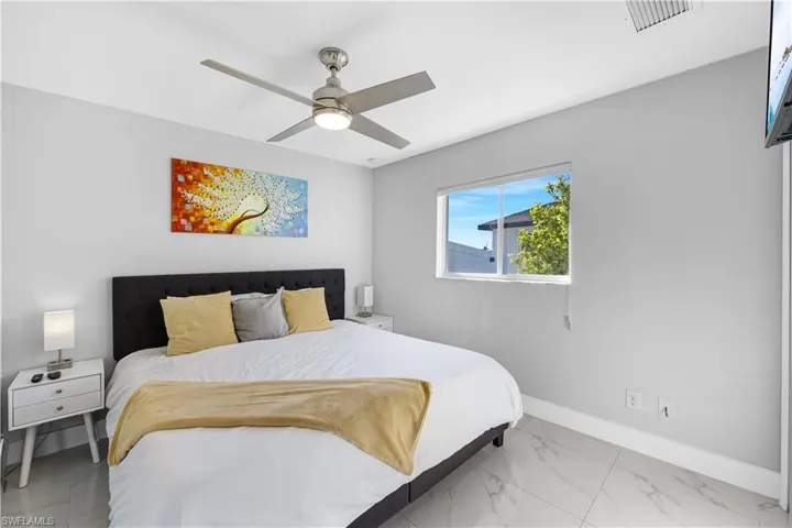 921 Nw 8th Pl, Cape Coral, Florida 33993