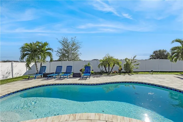 921 Nw 8th Pl, Cape Coral, Florida 33993