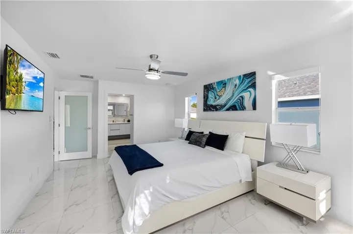 921 Nw 8th Pl, Cape Coral, Florida 33993