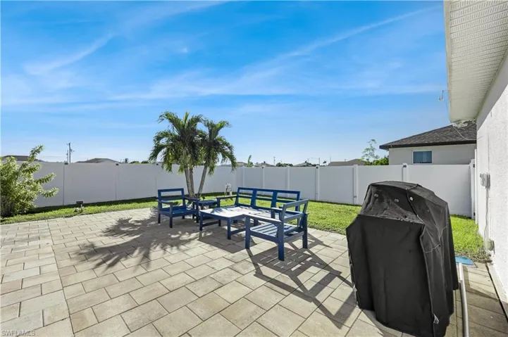 921 Nw 8th Pl, Cape Coral, Florida 33993