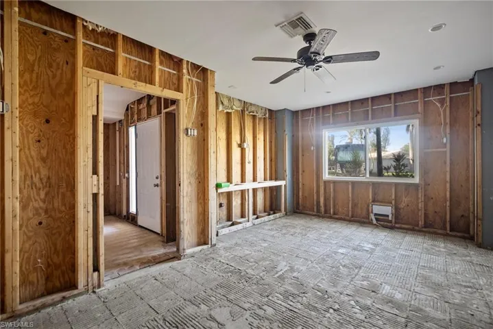 Miscellaneous room featuring ceiling fan