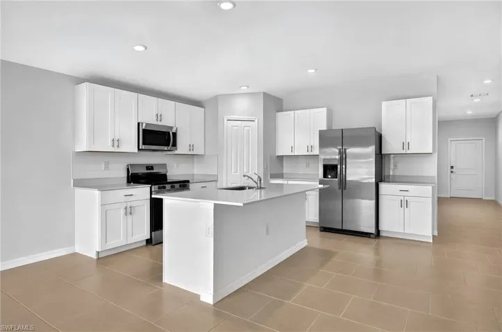 3330 9th Ave, Cape Coral, Florida 33909