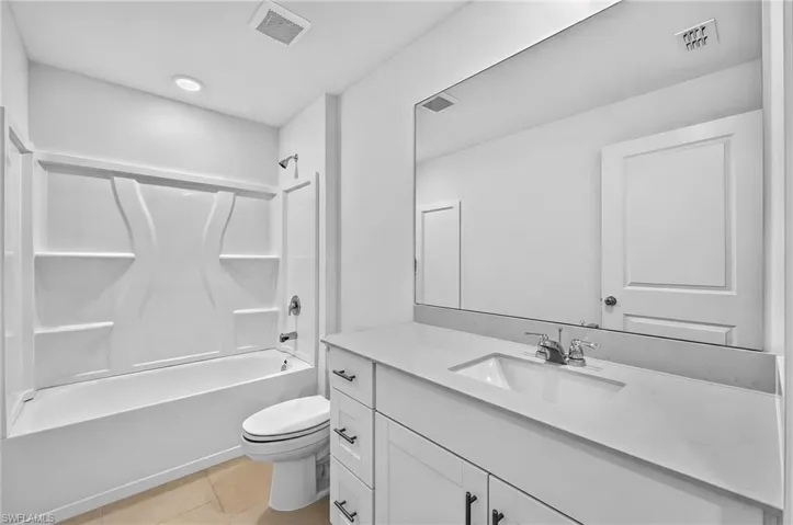 3330 9th Ave, Cape Coral, Florida 33909
