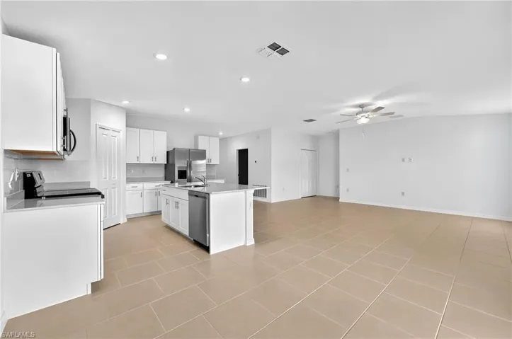3330 9th Ave, Cape Coral, Florida 33909