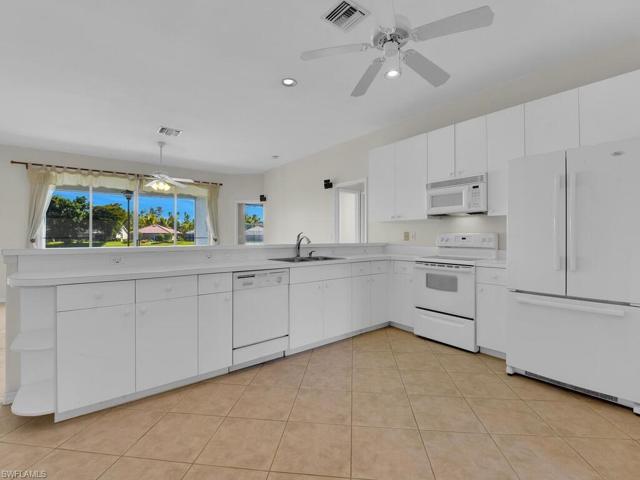 7537 Cameron CIR, FORT MYERS FL 33912
