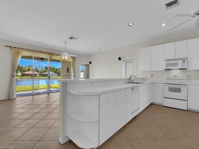7537 Cameron CIR, FORT MYERS FL 33912