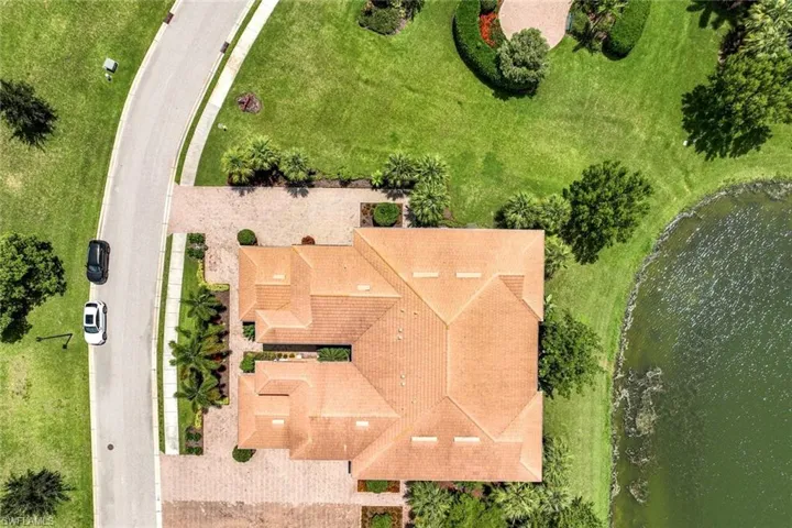 Overhead view showcasing carriage home layout.