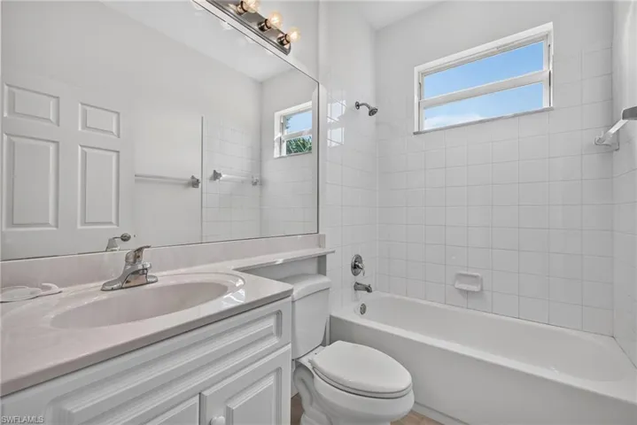 25058 Peacock Ln 202, Naples, Florida 34114