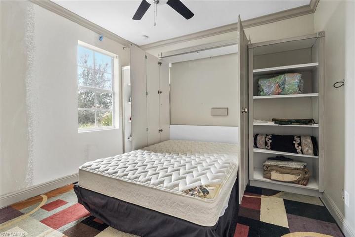 Upstairs Bedroom with Private bathroom