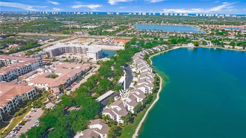 2711  Citrus Lake  DR, Naples, FL 34109