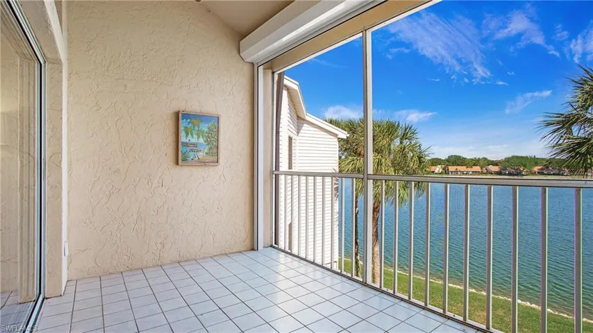 2711  Citrus Lake  DR, Naples, FL 34109