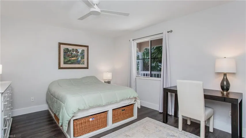 2711  Citrus Lake  DR, Naples, FL 34109