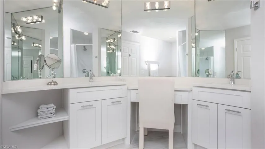 2711  Citrus Lake  DR, Naples, FL 34109