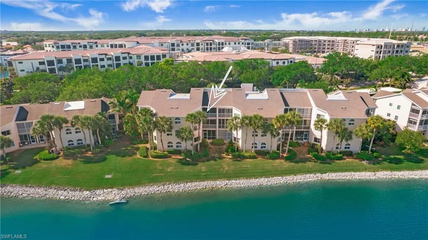 2711  Citrus Lake  DR, Naples, FL 34109