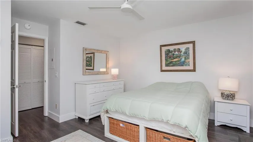 2711  Citrus Lake  DR, Naples, FL 34109