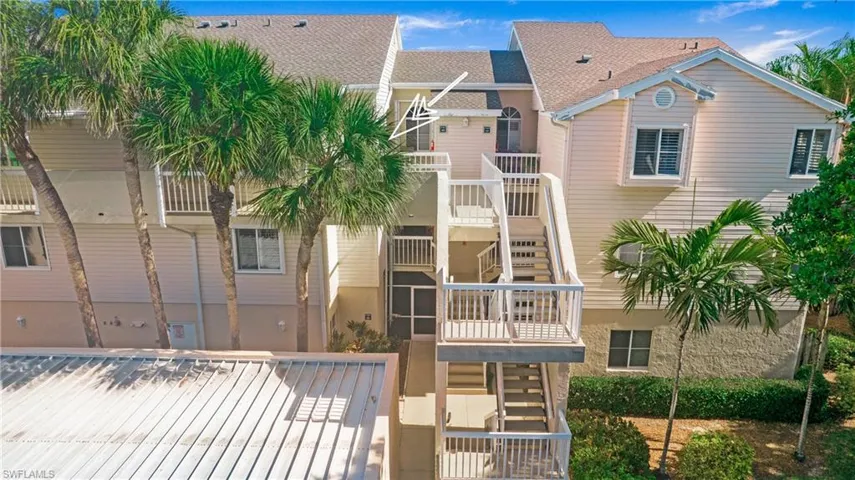 2711  Citrus Lake  DR, Naples, FL 34109
