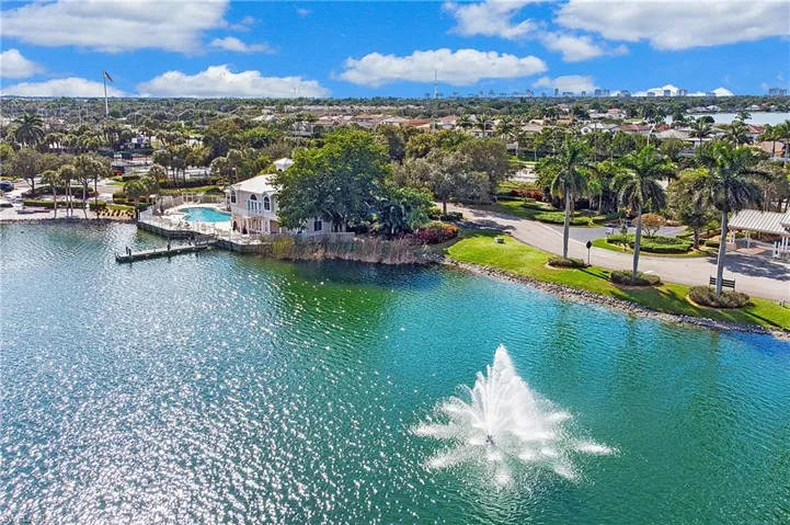 2711  Citrus Lake  DR, Naples, FL 34109