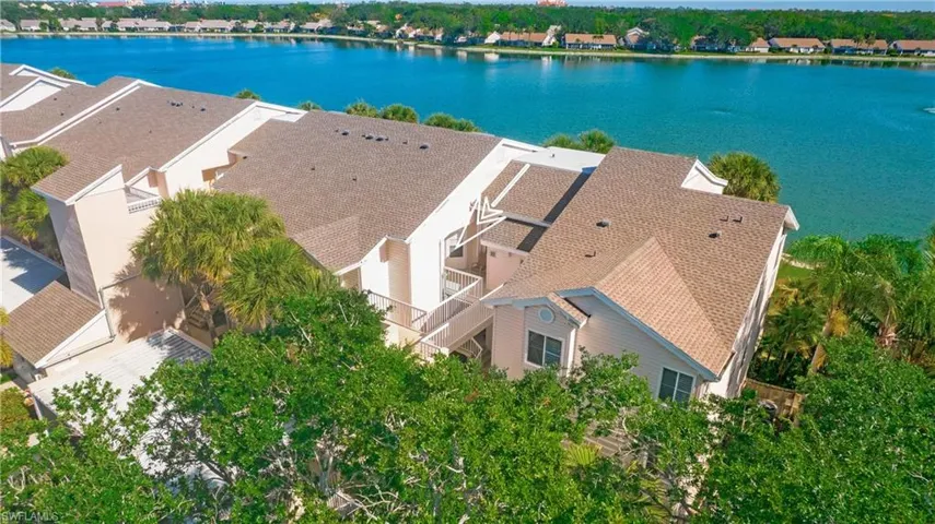 2711  Citrus Lake  DR, Naples, FL 34109
