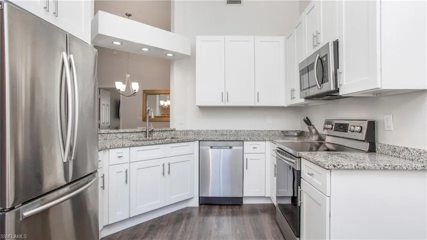 2711  Citrus Lake  DR, Naples, FL 34109