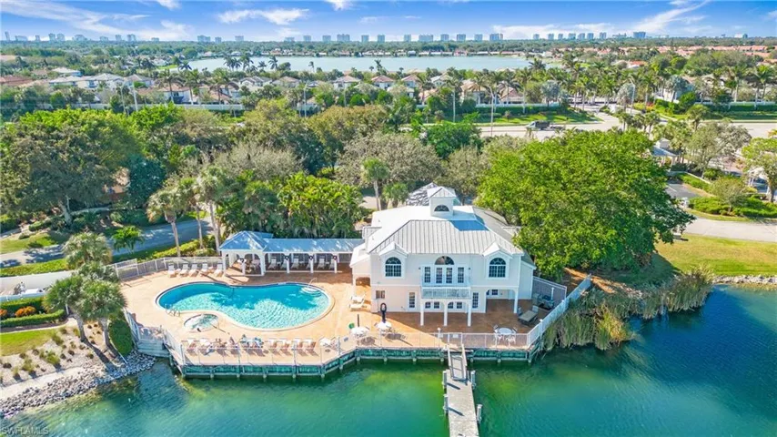 2711  Citrus Lake  DR, Naples, FL 34109