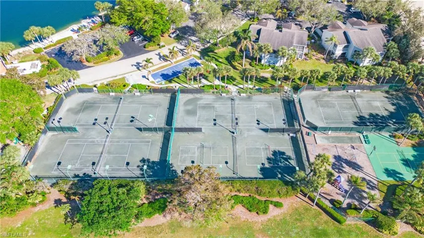 2711  Citrus Lake  DR, Naples, FL 34109